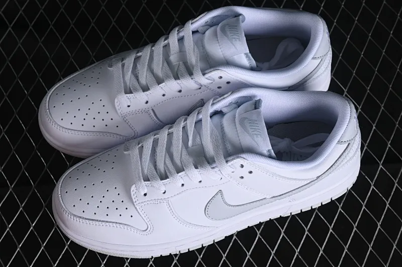 All Categories Nk SB Dunk Series Nk SB Dunk Low Low-top sneakers Nk SB Dunk Low All-white color Low-top casual sports skateboard shoes DV0831-101